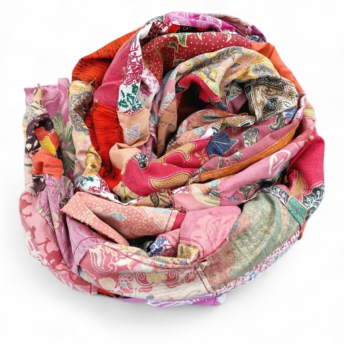 Ethno Sarong in Rot aus Stoffresten von Bali-Sarongs im Patchworkstyle, ein Unikat, 125x250 cm