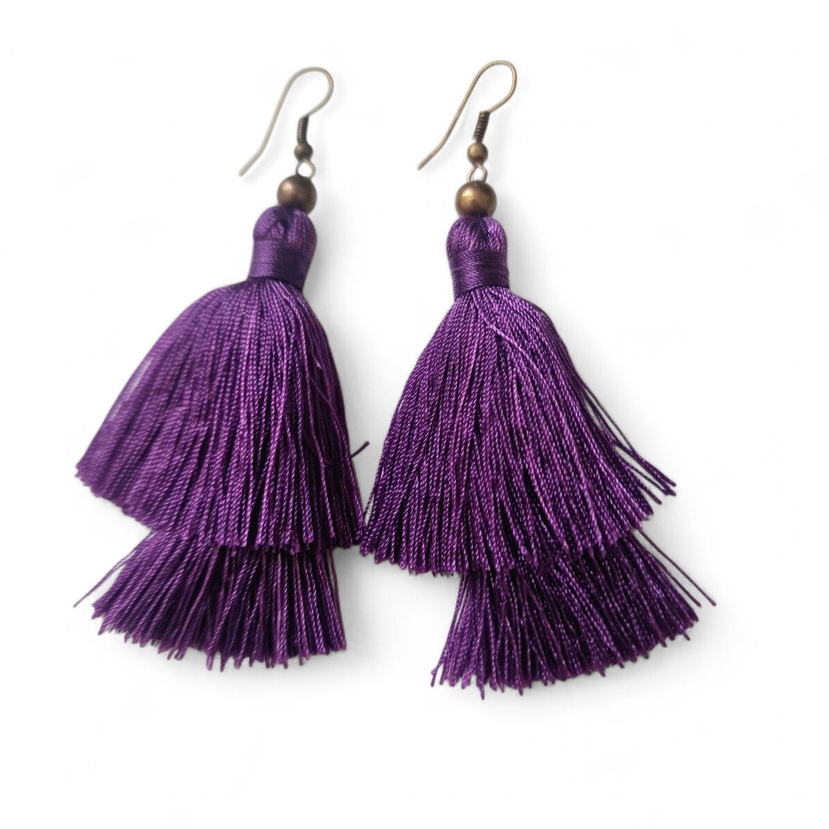 Boho Ohrhänger im Boholook mit doppelter Quaste in lila