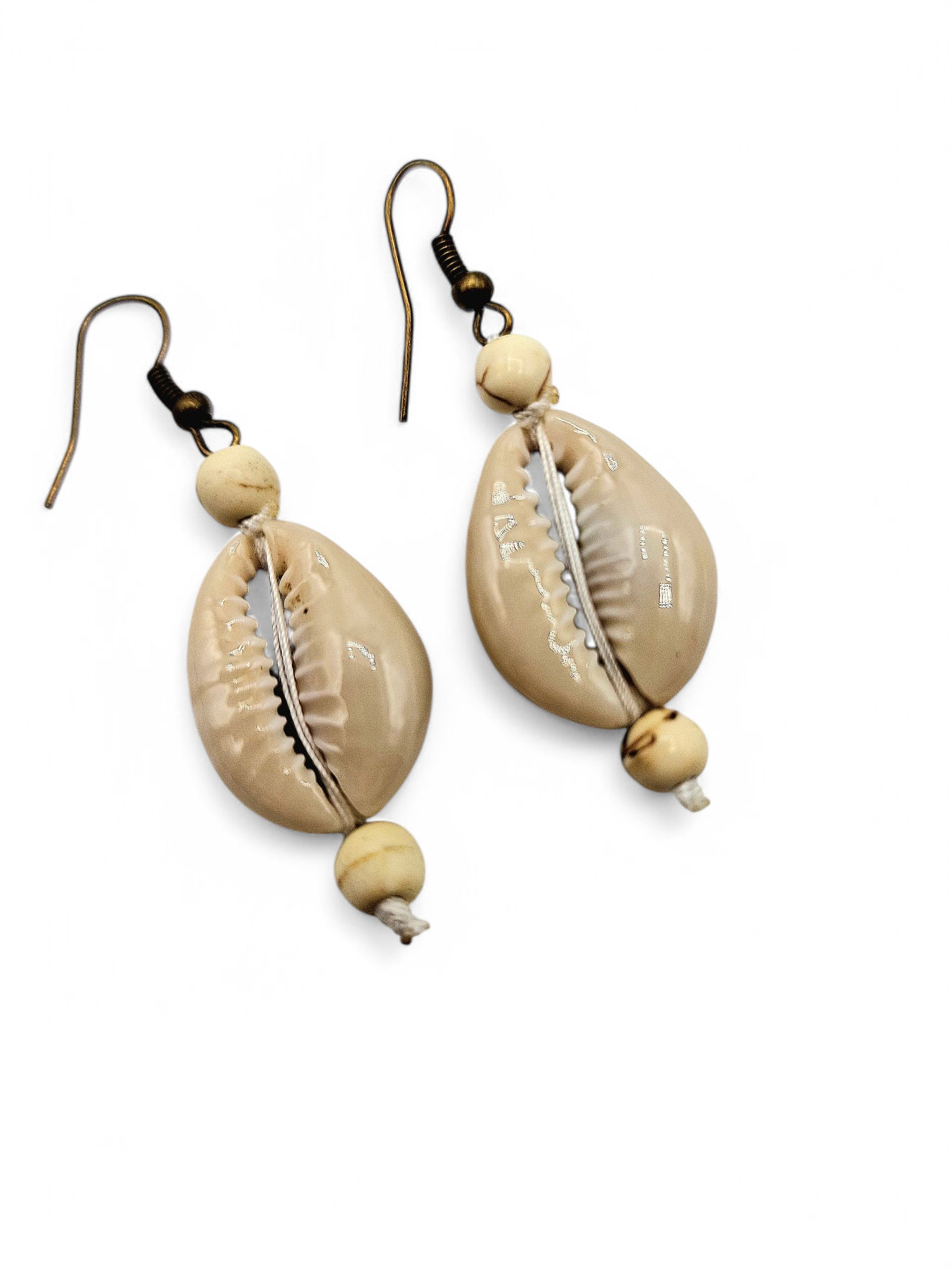 Ohrringe Cowrie Muschel natur mit Perlen