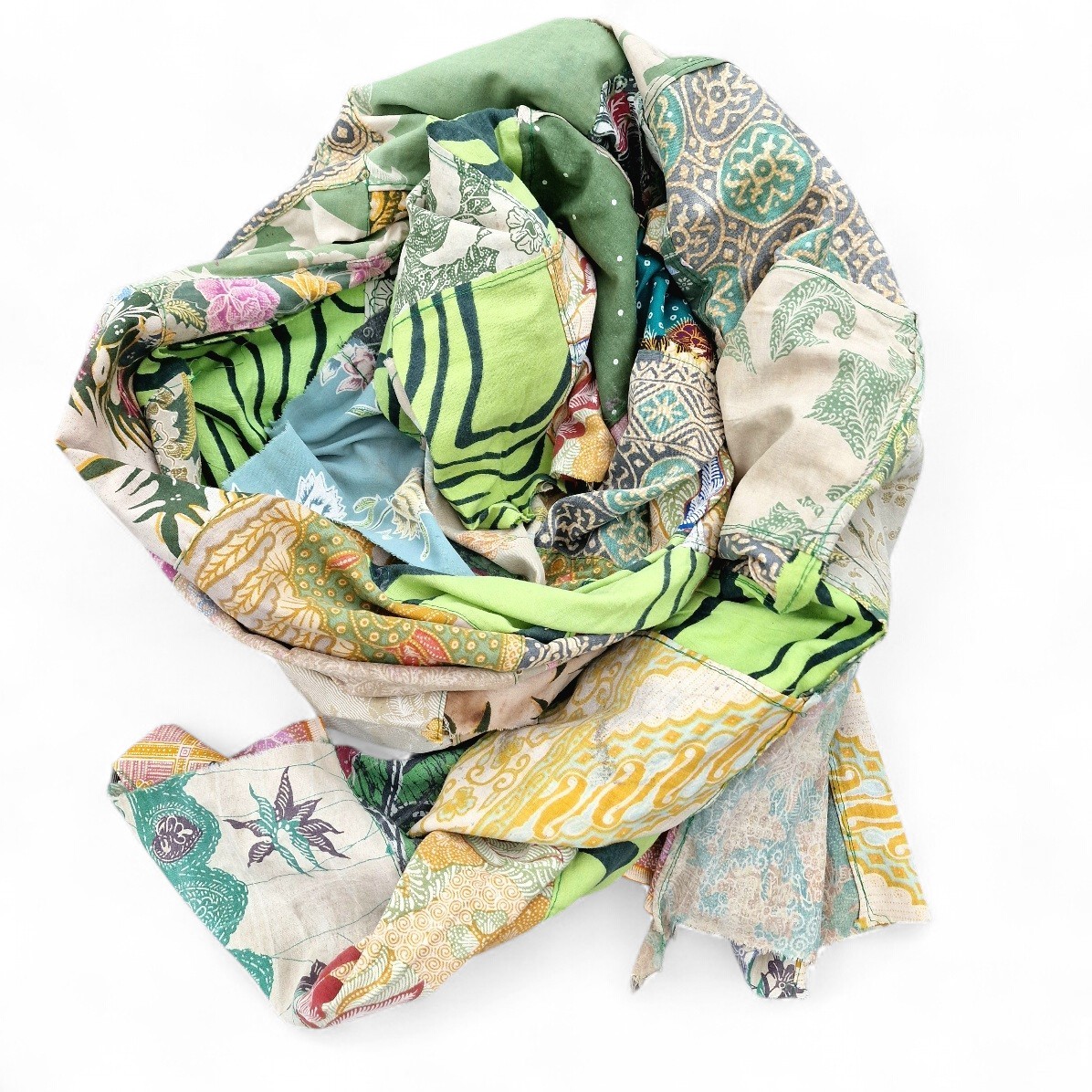 Boho Sarong grünlich aus Stoffresten von Bali-Sarongs im Patchworkstyle -  U N I K A T